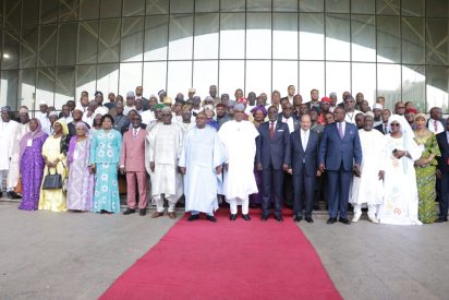 Les Présidents Emballo et Buhari à l’ouverture de la deuxième session ordinaire 2022 du Parlement de la CEDEAO
